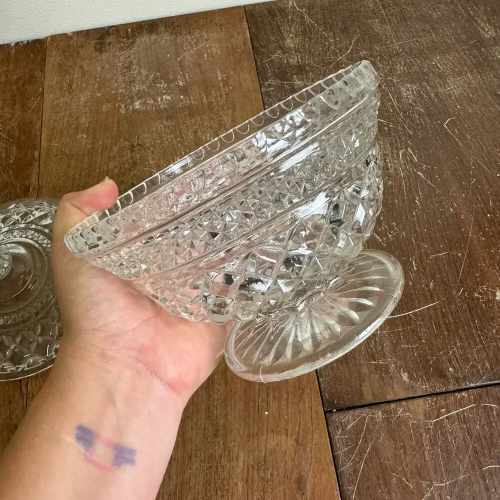 Anchor Hocking Wexford Pressed Glass‎ Diamond Pedestal Candy dish with lid